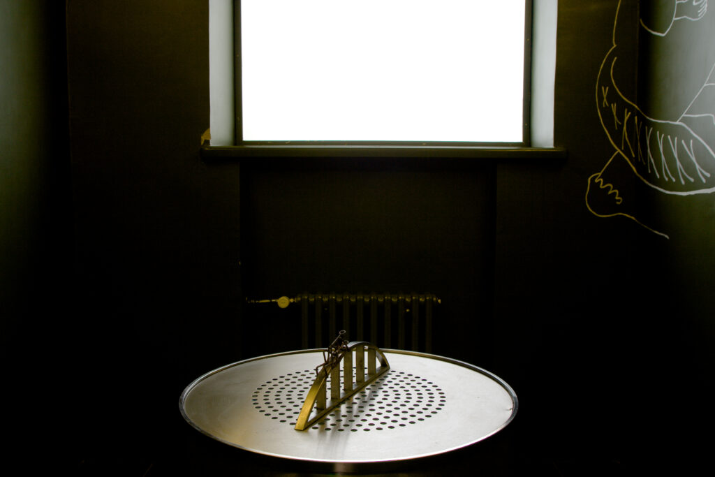 Tööstuslik ümar pissuaar